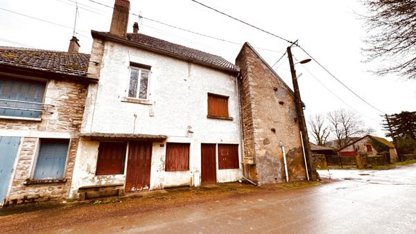 Dornecy (58530) Maison de village comprenant deux logements indépendants située à Dornecy (58530) pour un prix de 77 000 € fra