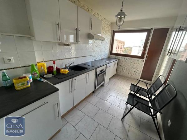 Appartement à louer 4 pièces 71.7m²