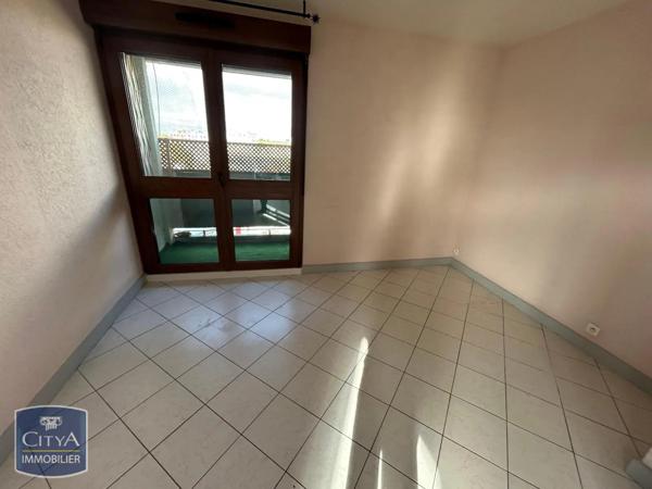 Appartement à louer 4 pièces 71.7m²