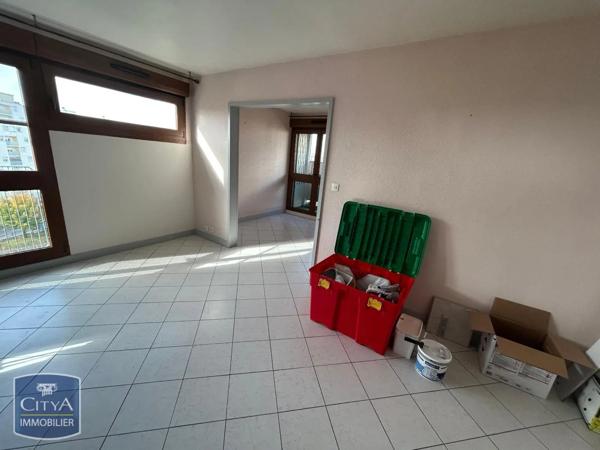 Appartement à louer 4 pièces 71.7m²