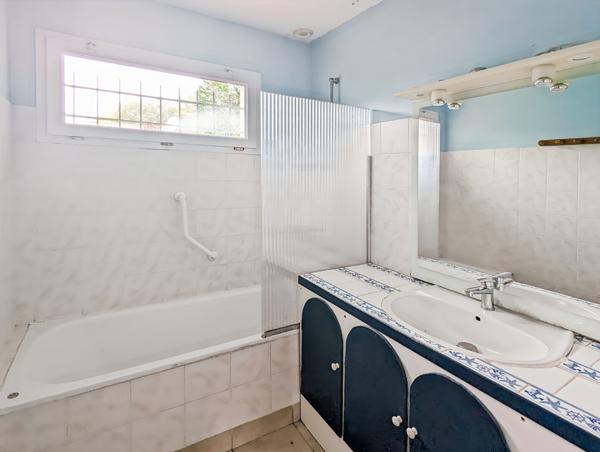 Maison 3 chambres à vendre à Challans proche du centre commercial Leclerc