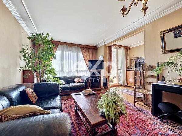 Appartement 100m2 dernier étage avec loggia, Saint-Denis