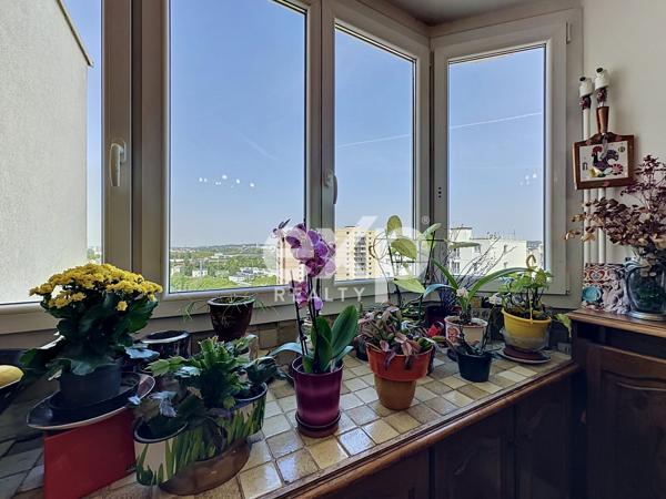 Appartement 100m2 dernier étage avec loggia, Saint-Denis