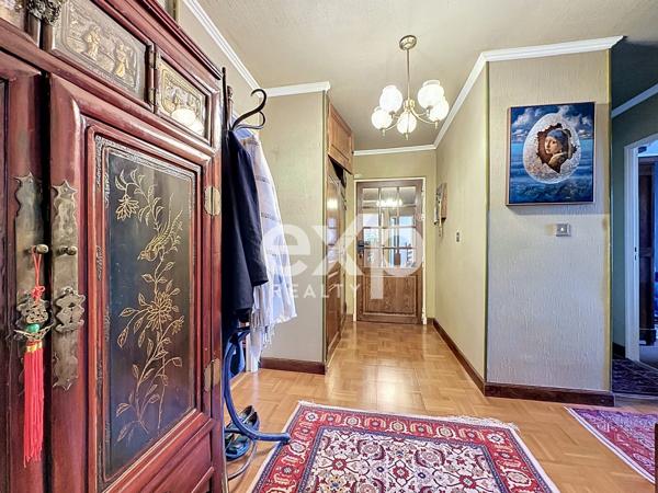 Appartement 100m2 dernier étage avec loggia, Saint-Denis