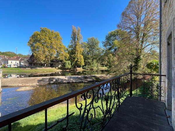 A vendre immeuble à Cubjac Auvezere Val D Ans