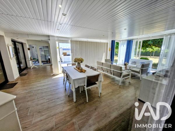 Maison à vendre 6 pièces 177,46 m² Saint-Laurent-des-Vignes