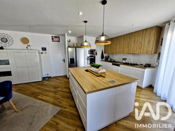 Maison à vendre 6 pièces 177,46 m² Saint-Laurent-des-Vignes