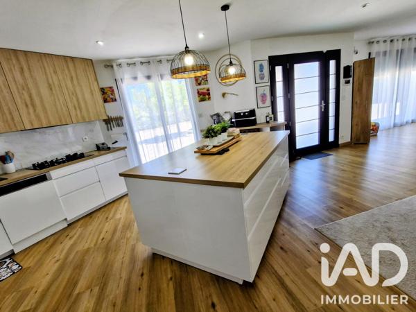 Maison à vendre 6 pièces 177,46 m² Saint-Laurent-des-Vignes