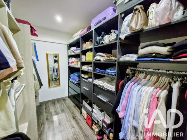 Maison à vendre 6 pièces 177,46 m² Saint-Laurent-des-Vignes
