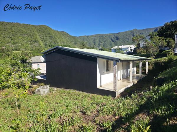 Maison à vendre 3 chambres de 60 m2 habitable LES MAKES (974)