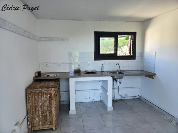 Maison à vendre 3 chambres de 60 m2 habitable LES MAKES (974)