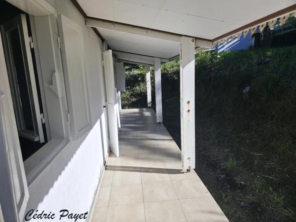 Maison à vendre 3 chambres de 60 m2 habitable LES MAKES (974)