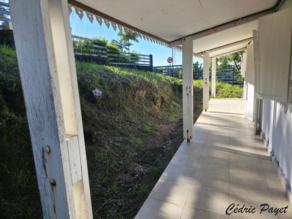 Maison à vendre 3 chambres de 60 m2 habitable LES MAKES (974)