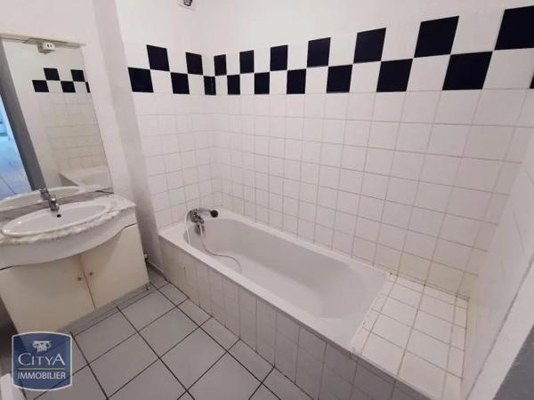 Appartement à louer 3 pièces 74.67m² Saint-Estève (66240)
