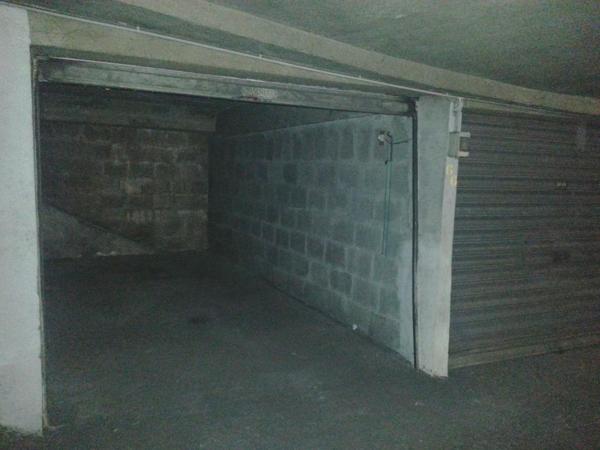 Parking · Location Grenoble (38000)