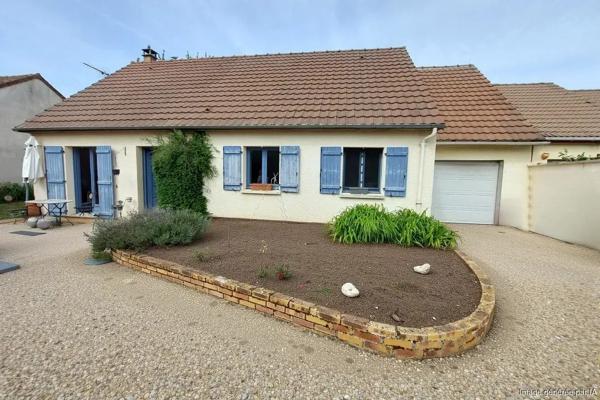 Bray sur Seine, plain pied avec garage sur terrain clos.