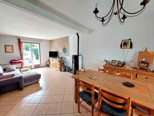 Bray sur Seine, plain pied avec garage sur terrain clos.