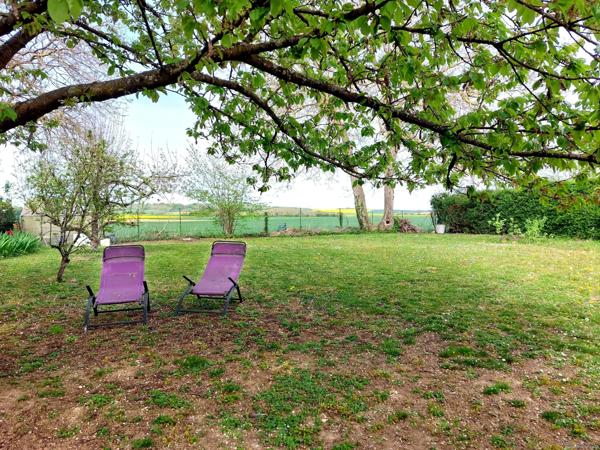 Bray sur Seine, plain pied avec garage sur terrain clos.