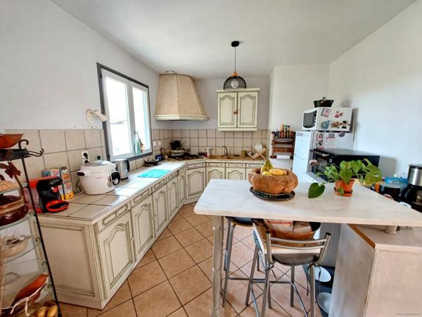 Bray sur Seine, plain pied avec garage sur terrain clos.