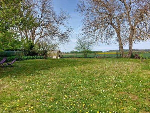 Bray sur Seine, plain pied avec garage sur terrain clos.