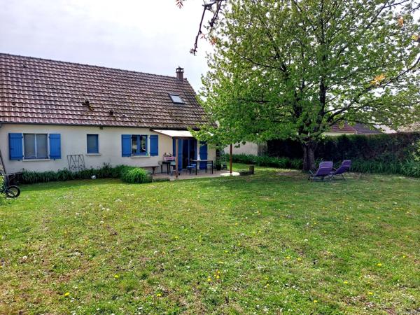 Bray sur Seine, plain pied avec garage sur terrain clos.