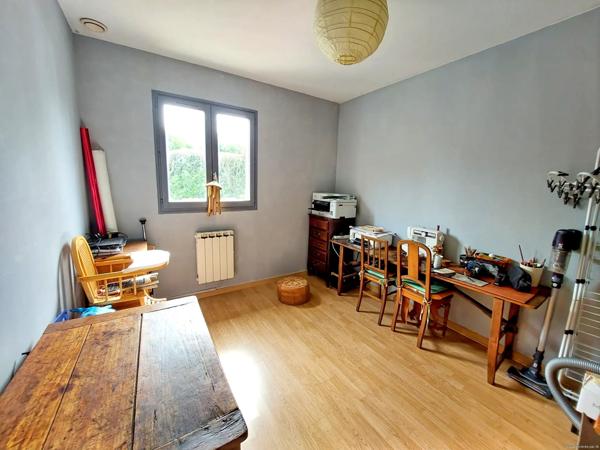 Bray sur Seine, plain pied avec garage sur terrain clos.