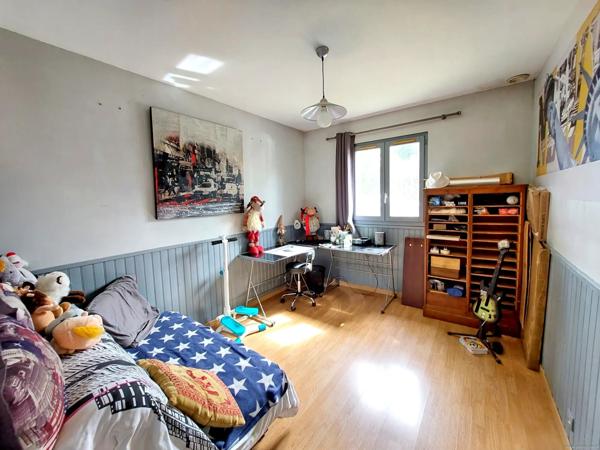 Bray sur Seine, plain pied avec garage sur terrain clos.