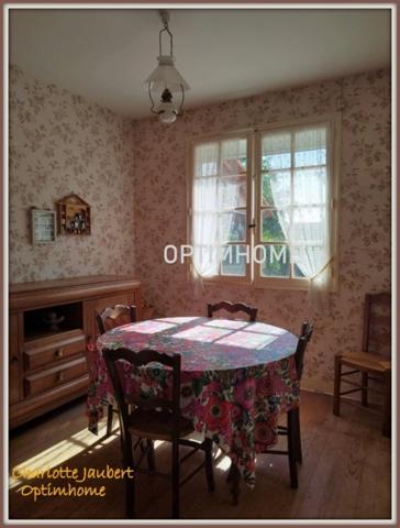 ensemble de 2 maisons en pierre + grange + grand terrain