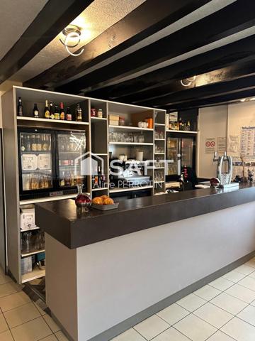 Bar-restaurant routier avec parkings PL