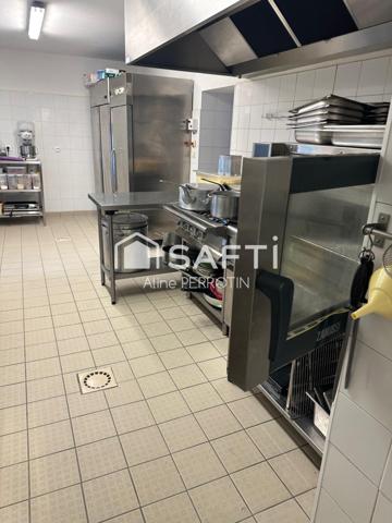 Bar-restaurant routier avec parkings PL