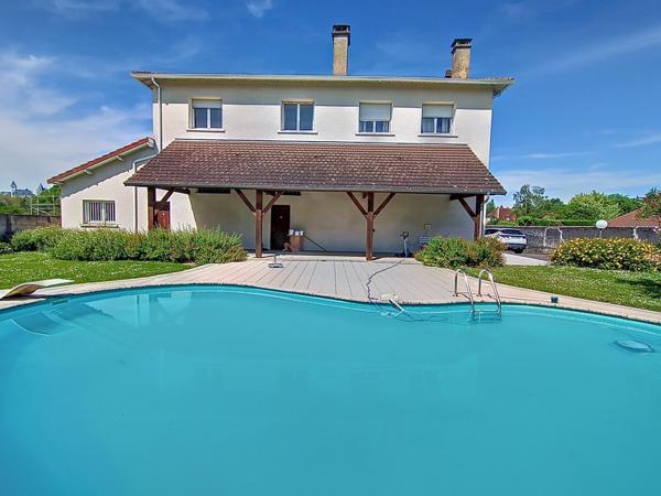 Maison à vendre    9 pièces •  Gelos