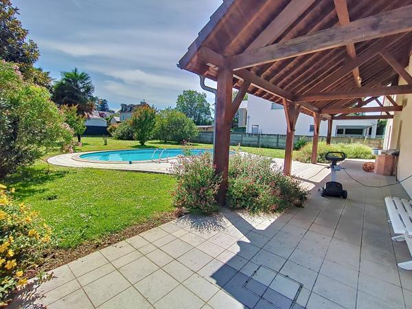 Maison à vendre    9 pièces •  Gelos