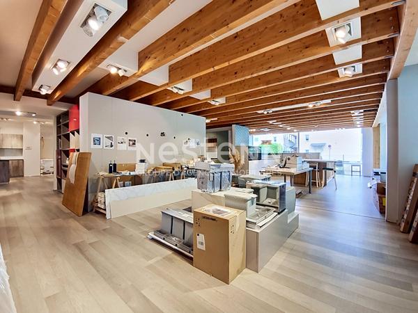 A LOUER - BRIVE ZONE OUEST - Local commercial 430 m2 - FORTE VISIBILITE
