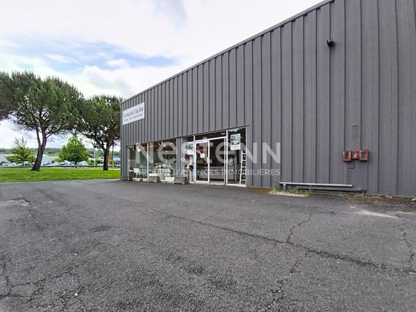 A LOUER - BRIVE ZONE OUEST - Local commercial 430 m2 - FORTE VISIBILITE