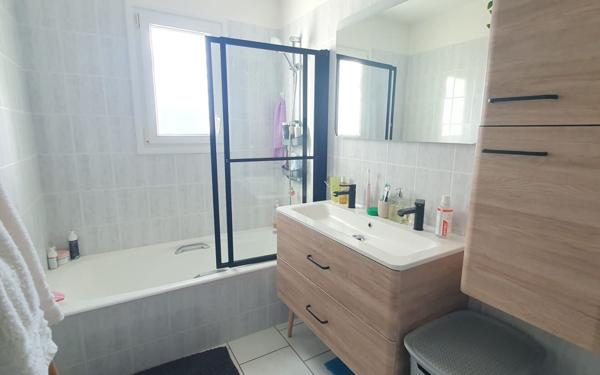 Maison à vendre    6 pièces •  Poitiers