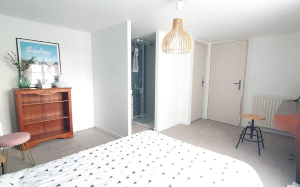 Maison à vendre    6 pièces •  Poitiers