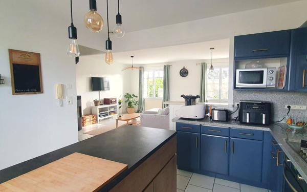 Maison à vendre    6 pièces •  Poitiers