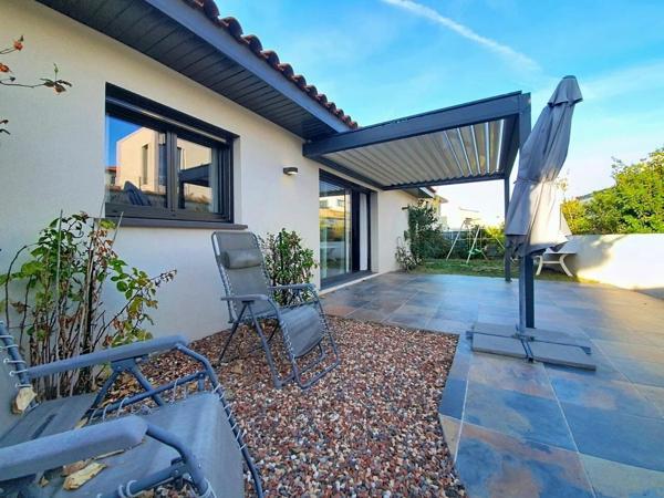 Vente                                                      Villa
                        
                     5 pièces                      98 m2                     à Perpignan