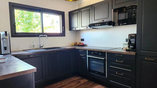 Vente                                                      Villa
                        
                     5 pièces                      98 m2                     à Perpignan