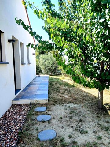 Vente                                                      Villa
                        
                     5 pièces                      98 m2                     à Perpignan