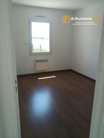 Location                                                      Maison
                        
                     4 pièces                      90 m2                     à Saint-Aubin-des-Landes