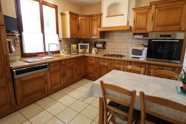 Maison Cournon D Auvergne 6 pièce(s) 171 m2