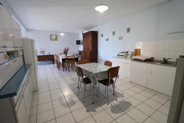 Maison Cournon D Auvergne 6 pièce(s) 171 m2