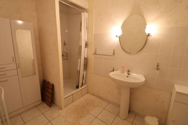 Maison Cournon D Auvergne 6 pièce(s) 171 m2