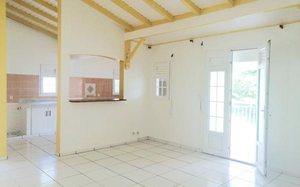 Appartement à louer    3 pièces •  Le Gosier