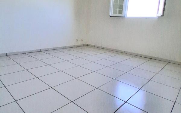 Appartement à louer    3 pièces •  Le Gosier