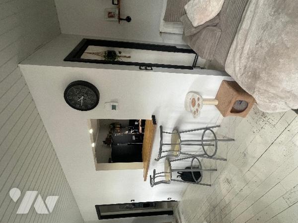 ENSEMBLE IMMOBILIER MITOYEN D'UN COTE