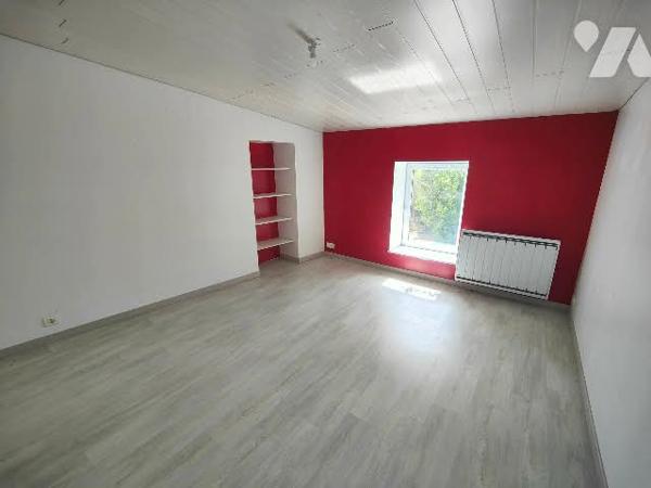 VALLET – Maison de village de 120 m² habitables avec jardin