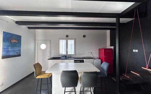 Maison à vendre    9 pièces • 180 m2 Fort-de-France