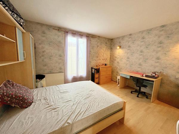 Maison deux grandes chambres et locataire en place – Revenus locatifs immédiats